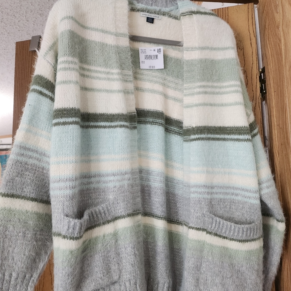 Aerie brand new with tags size medium sweater super soft